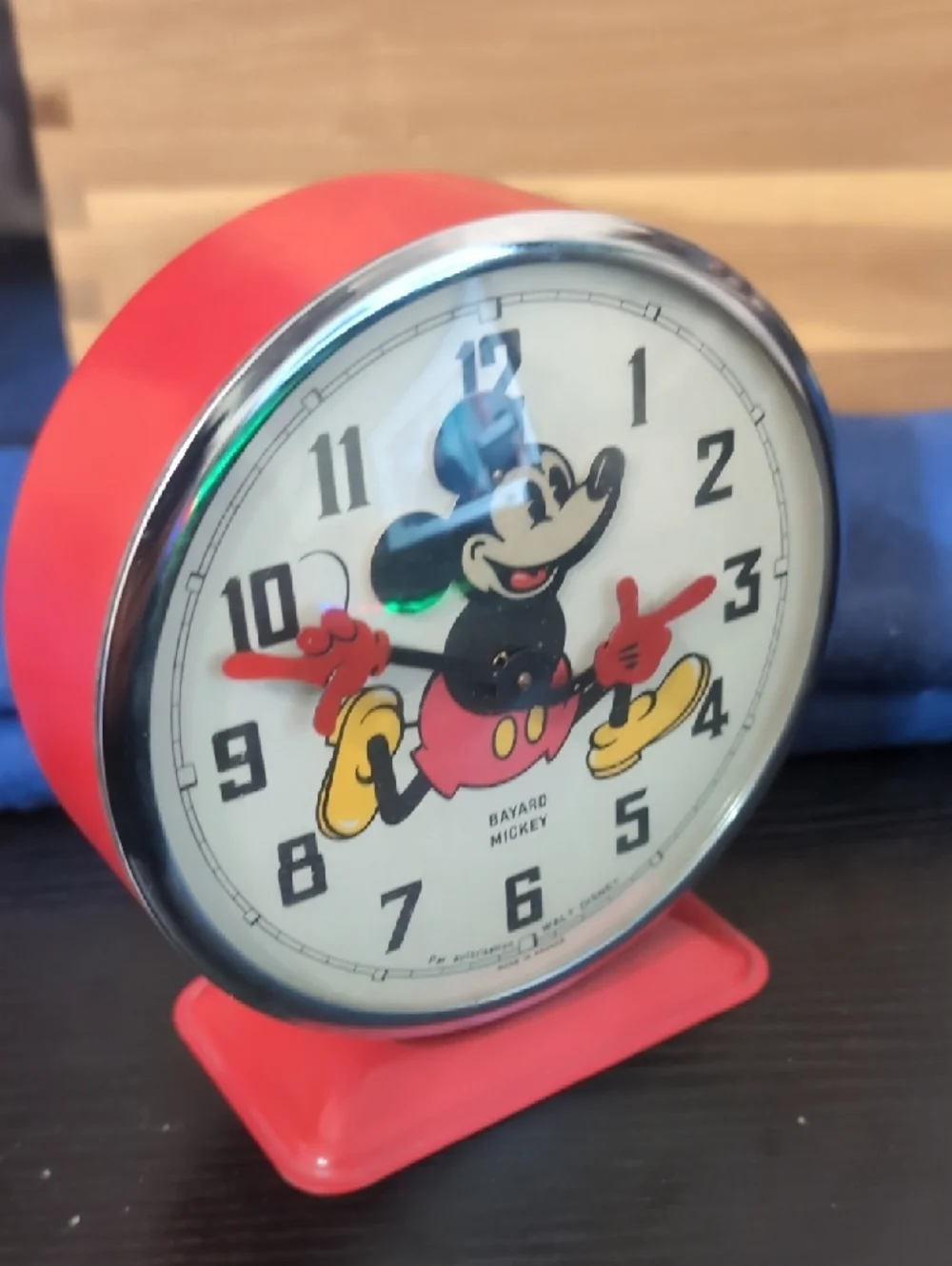 Mickey Red Vintage-Style Wall Clock Untested